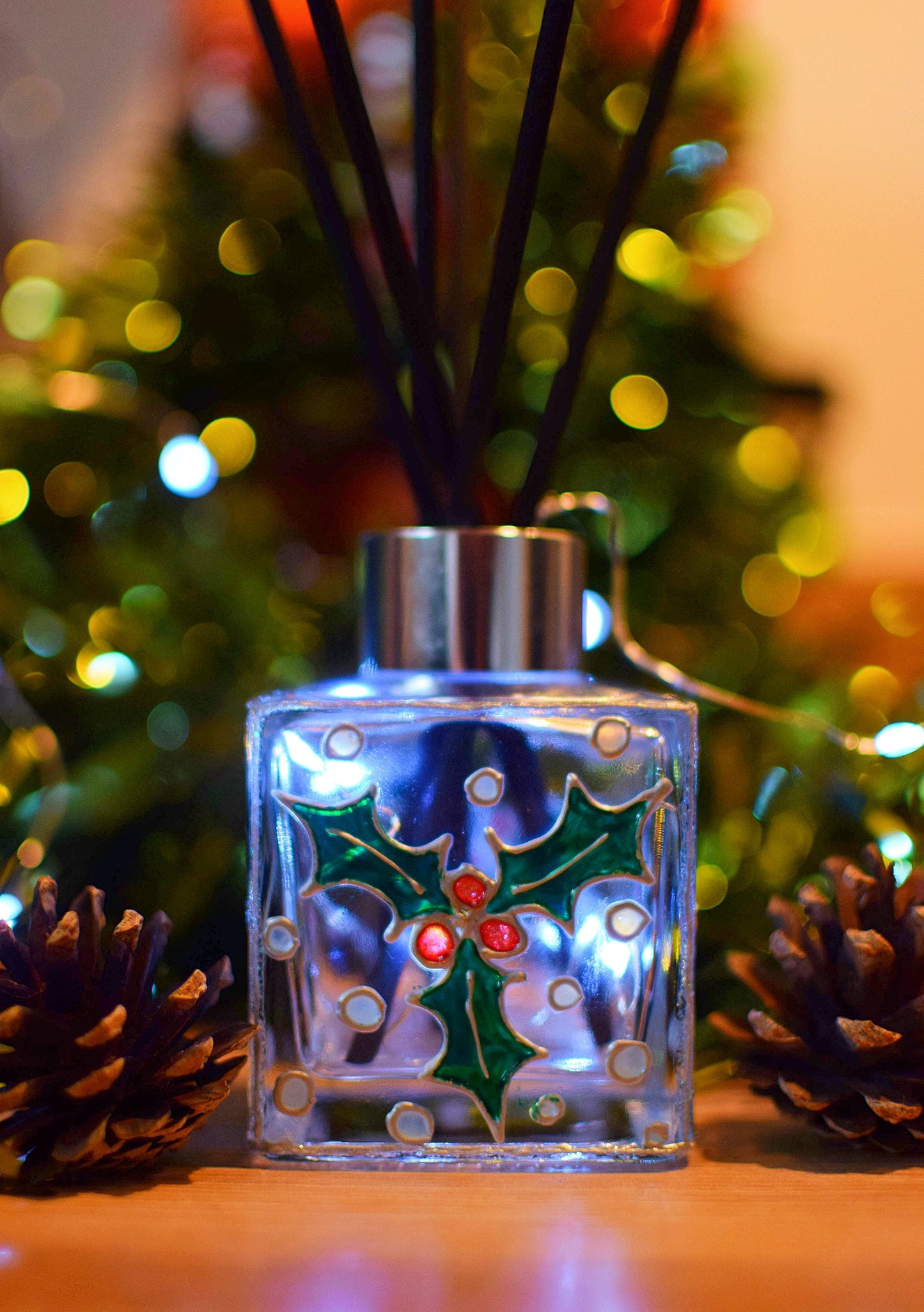 "Dazzle in Holly" Reed Diffuser Bottles