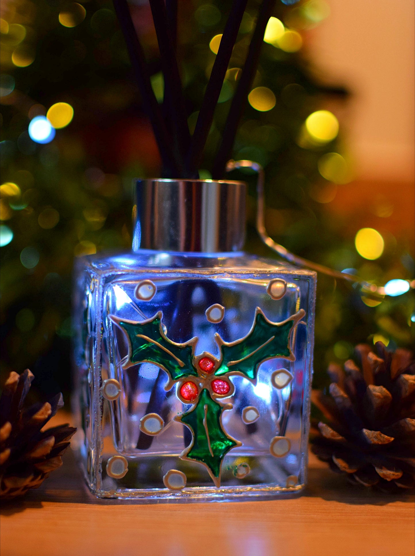 "Dazzle in Holly" Reed Diffuser Bottles