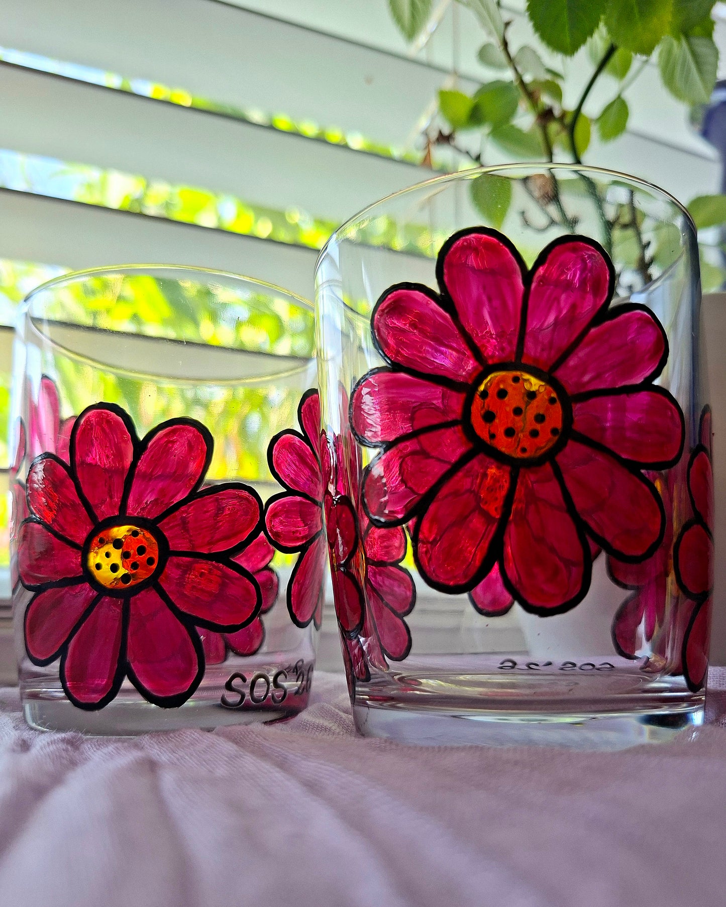 "Bold 'n' Groovy" Flower Tumbler Pair